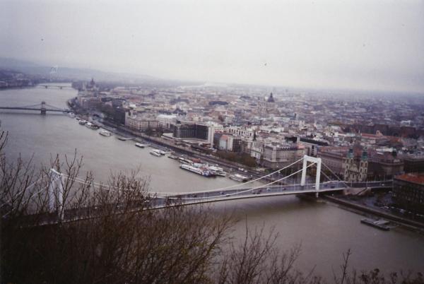 Pogled na Budimpeštu sa Citadele